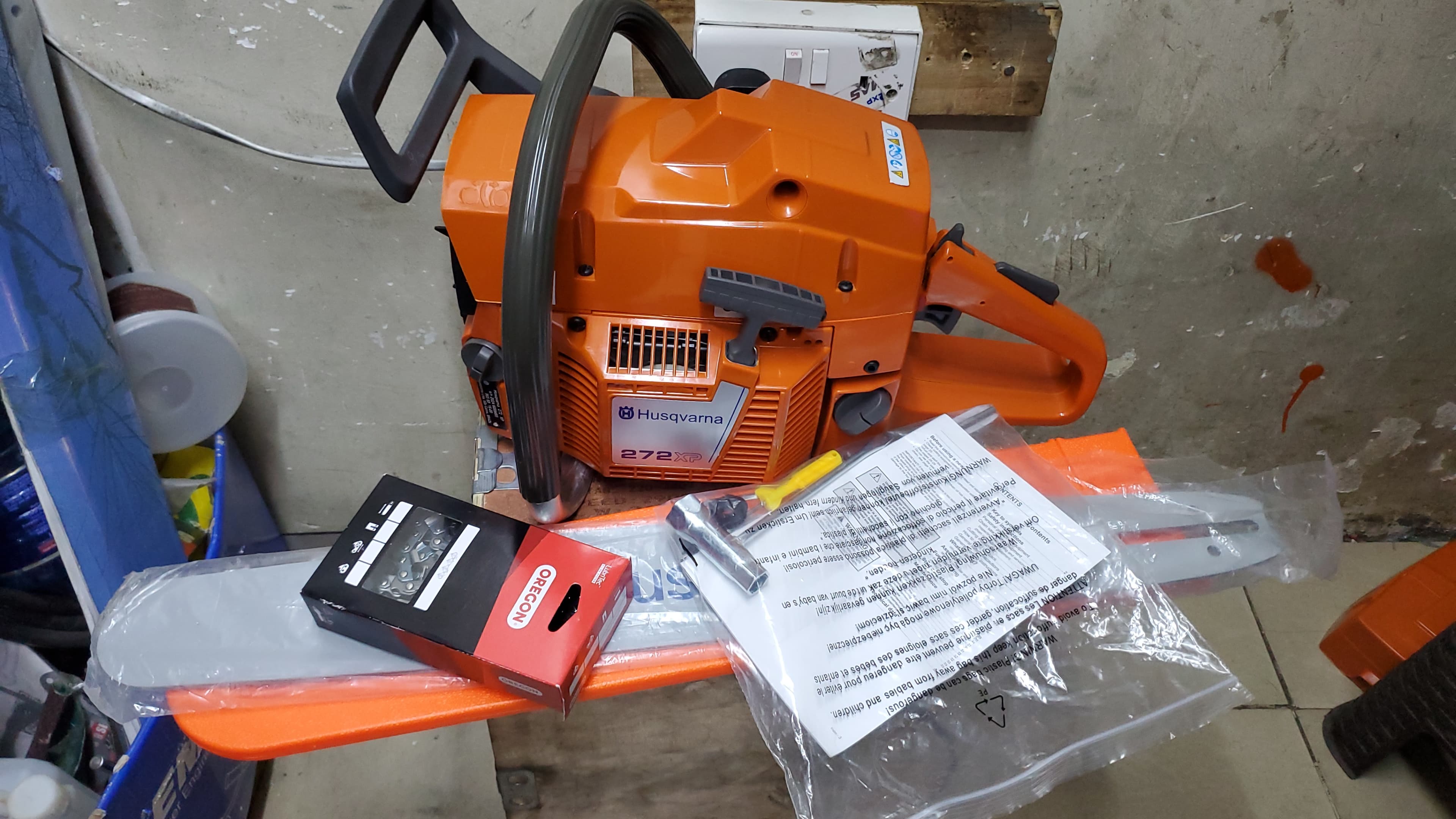 Husqvarna 272XP – Professional Heavy-Duty Chainsaw | High Power, Low Weight, Extreme Reliability
